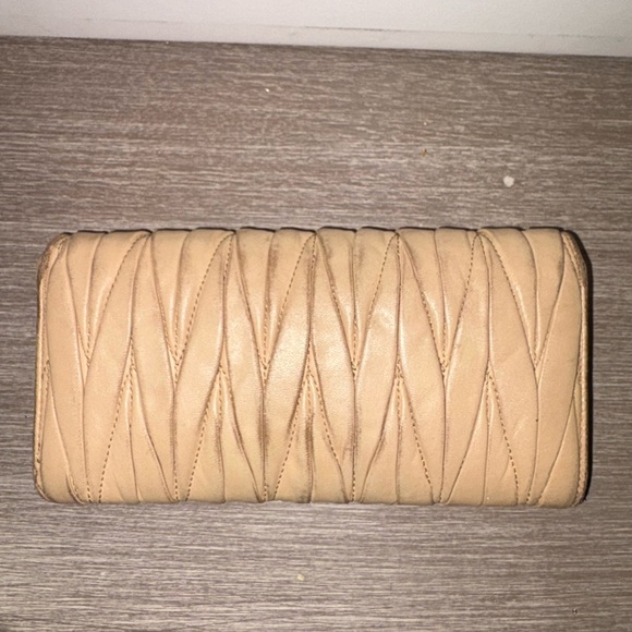 Miu Miu Wallet Bundle - Picture 5 of 12